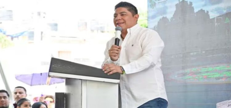 Ricardo Gallardo cumple con la reconstrucción de Plaza las Águilas