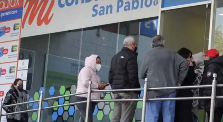 Escasez de vacunas contra COVID-19 en farmacias mexicanas ante aumento de contagios