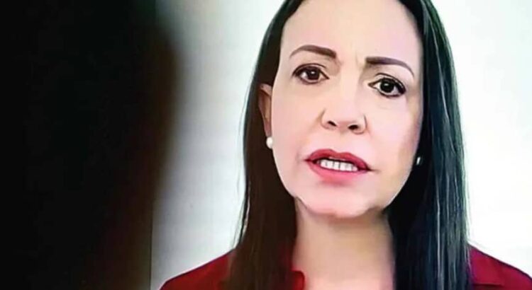 María Corina Machado se mantiene en Venezuela mientras Edmundo González busca respaldo en el exilio