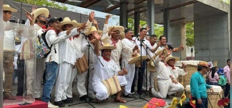 ¡Récord de ritmo! Tamboritón 2025 reúne a 894 tamborileros en Villahermosa