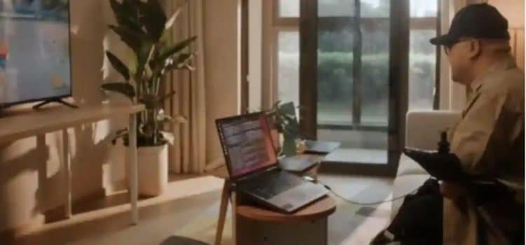 Paciente con implante cerebral controla Mario Kart con la mente