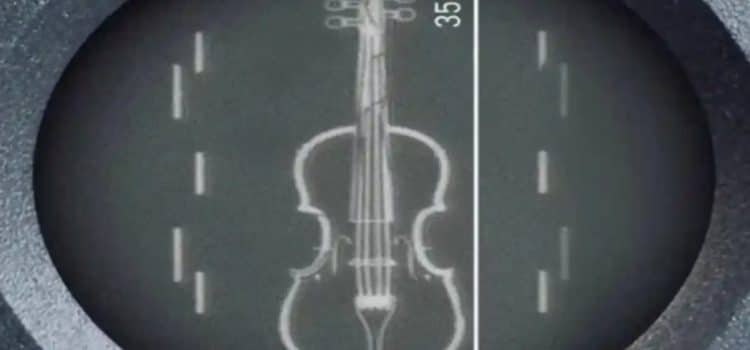 Crean violín microscópico … más delgado que un cabello humano