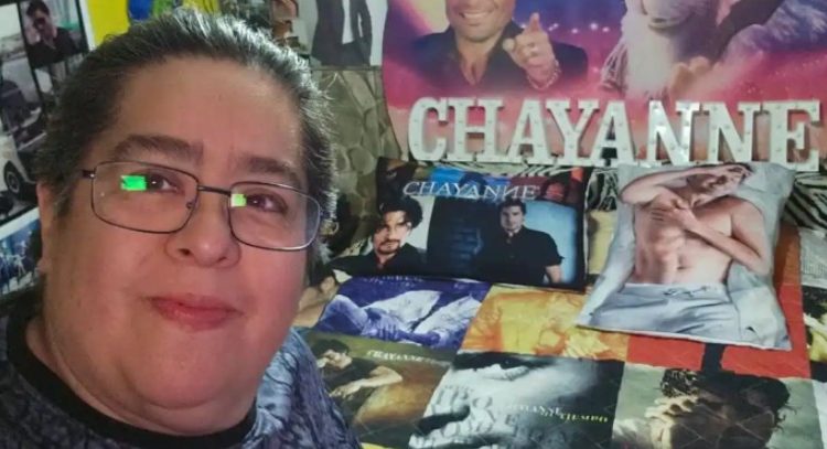 Convirtió su casa en un templo dedicado a Chayanne Convirtió su casa en un templo dedicado a Chayanne