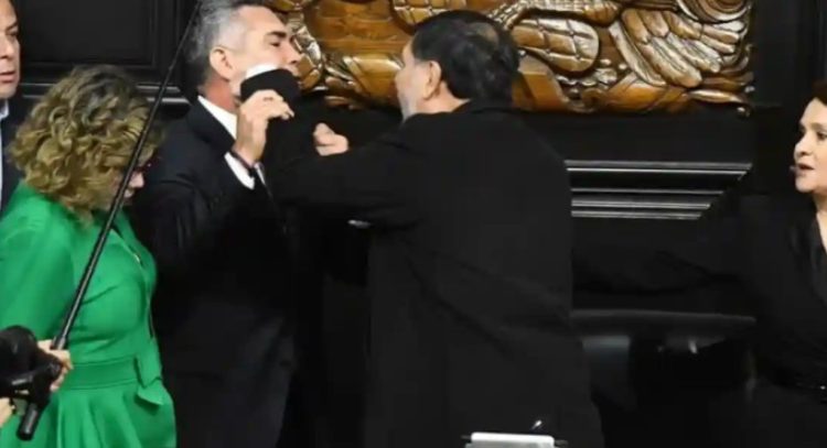 Ya salió el corrido de Alito y su pelea con Fernández Noroña Ya salió el corrido de Alito y su pelea con Fernández Noroña