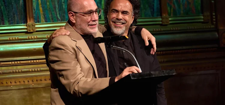 “Amores Perros” celebra 25 años en Bellas Artes: Iñárritu y Arriaga se reconcilian en histórica función