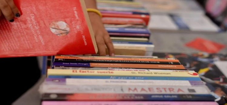 San Luis Potosí, regala un libro en el aniversario de la ciudad