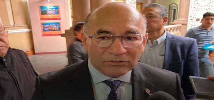 El alcalde Enrique Galindo admite que fue un error contratar a Cortázar