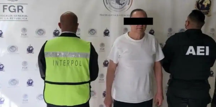 Detienen al exgobernador de Chihuahua Detienen al exgobernador de Chihuahua