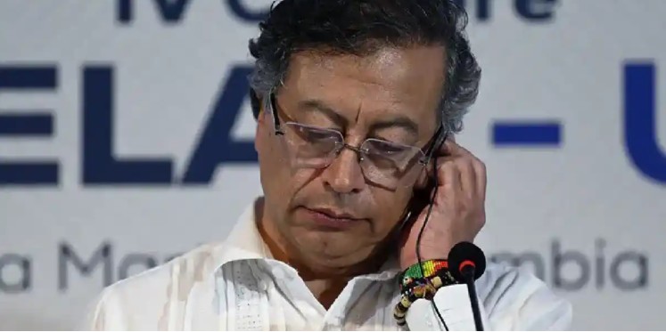 Afirma Petro que Estados Unidos bombardeó instalación ligada al narcotráfico en Venezuela