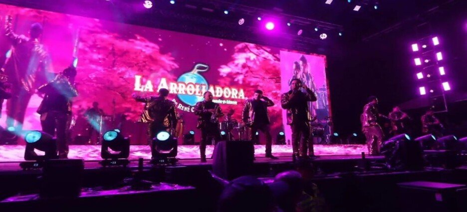 El grupo de la Arrolladora Banda El Limón cierra el Teatro del Pueblo de la Fenae 2026
